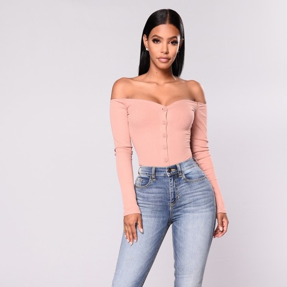 Fashion Nova Tops - NWT Fool in Love Off Shoulder Body Suit Size S